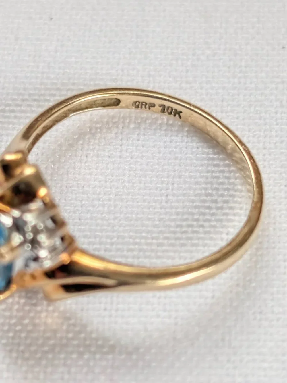 10K Solid Gold  Blue Topaz Diamond Ring- 2.12 g Size 6.75
